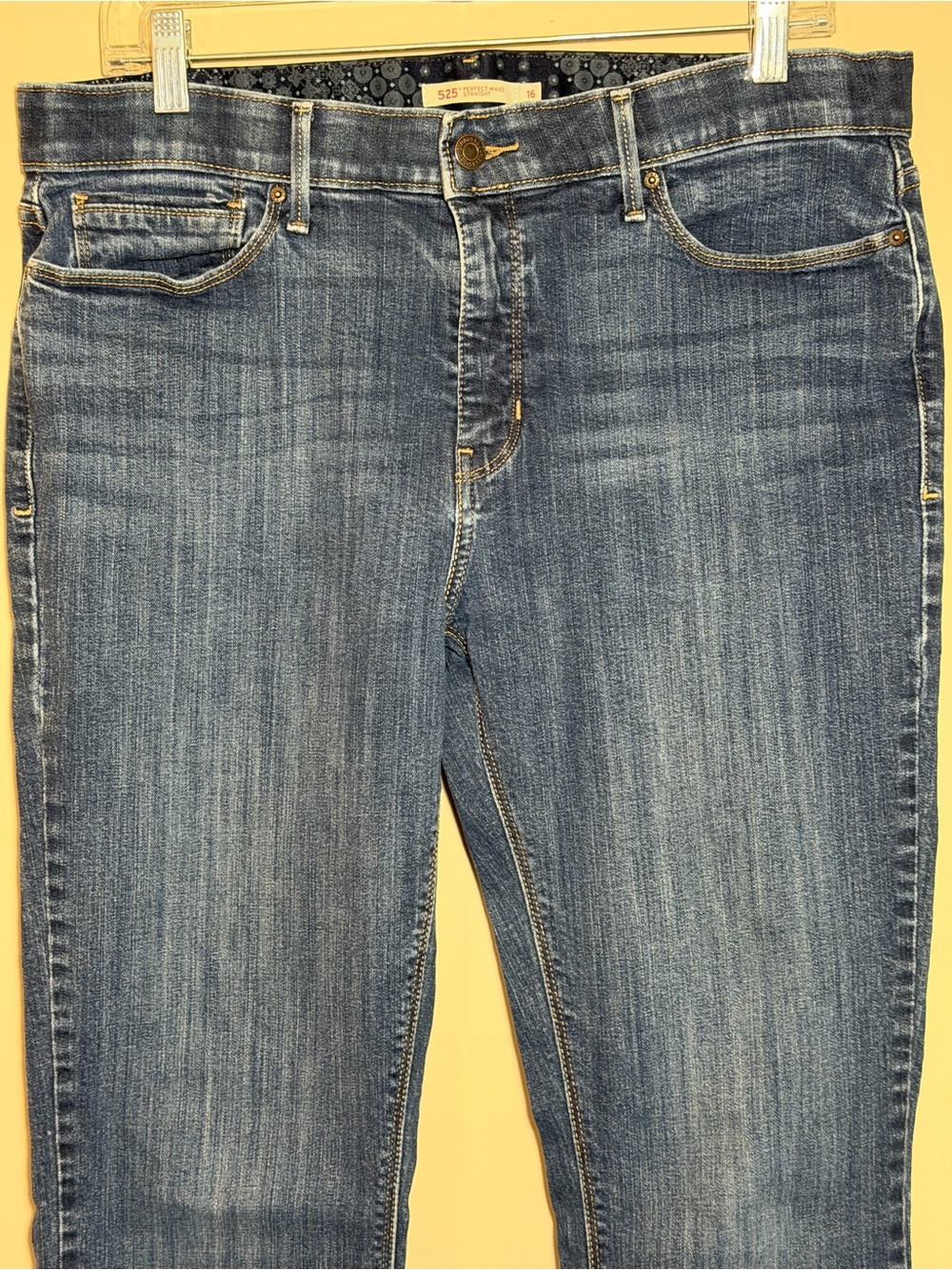 Levi’s 525 Perfect Waist Straight Jeans Women’s 16 Medium Wash Denim